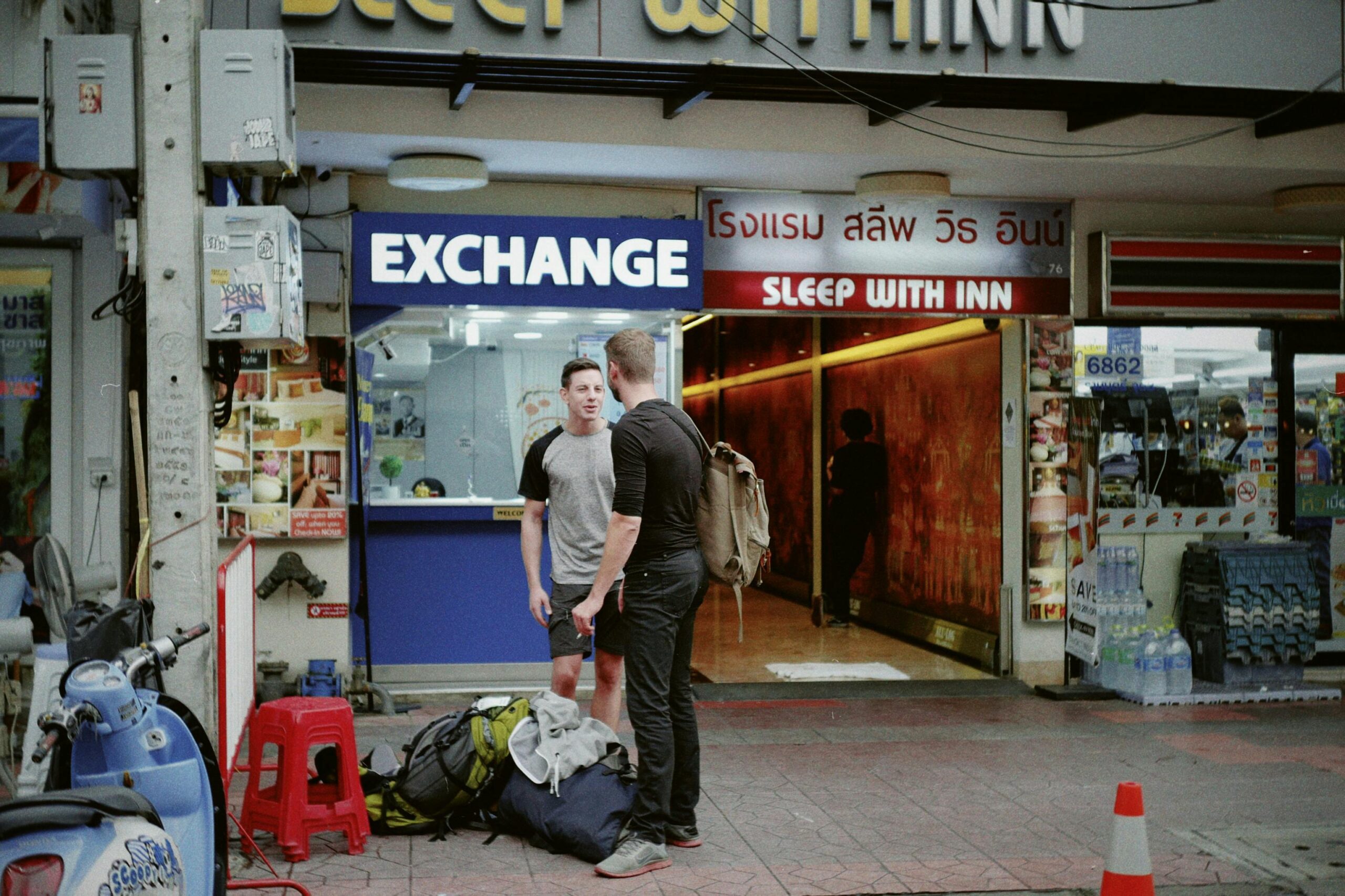 Do: Dress Modestly When Visiting Temples