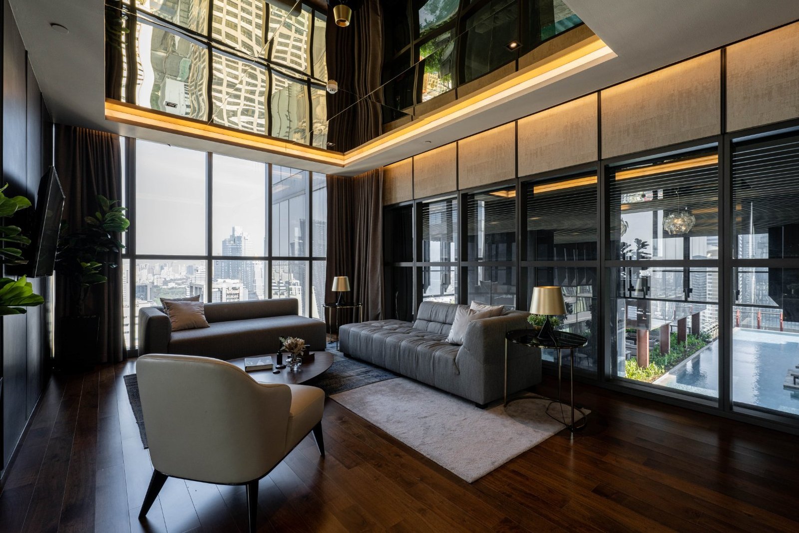 Ashton Silom