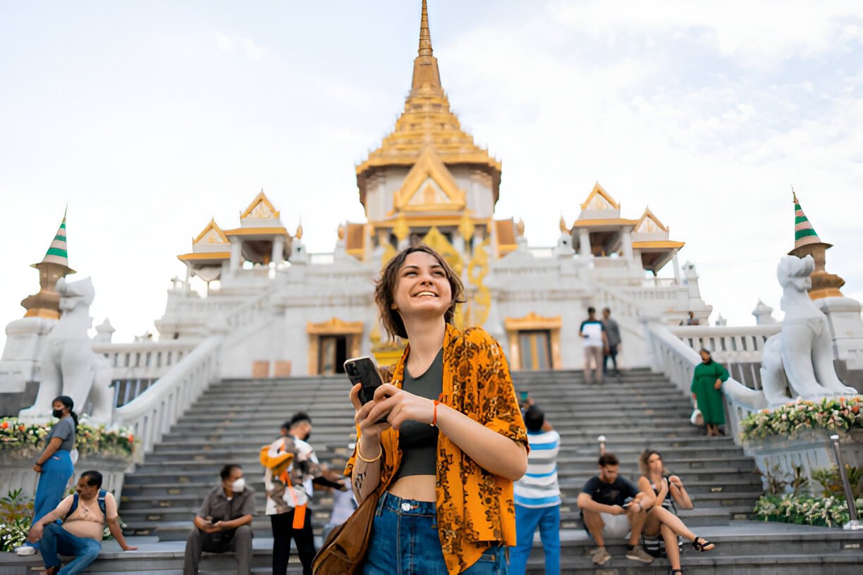 Daily Life & Culture: Embracing the Thai Way