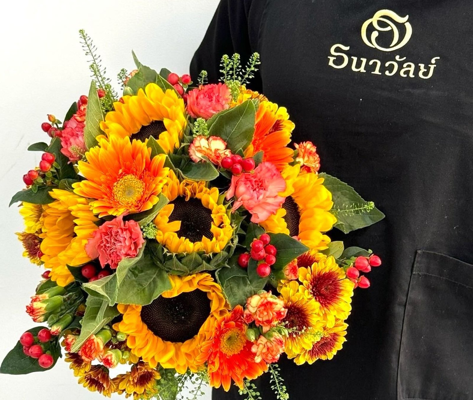 Tanaval: Premium Silk & Artificial Flowers